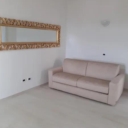 I Mandorli كاستيلساردو